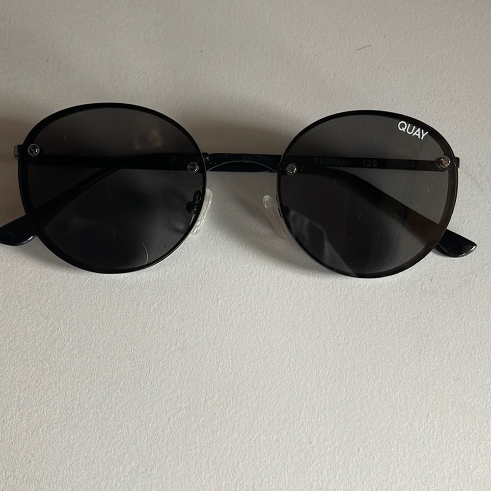 Quay Farrah sunglasses